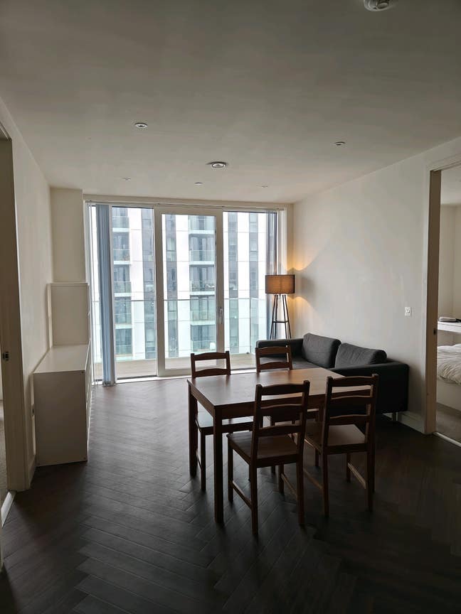 Double room in a two double bedroom flat  Main Photo