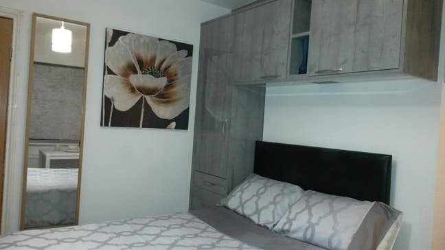 Large double room with storage, parking & garden Main Photo