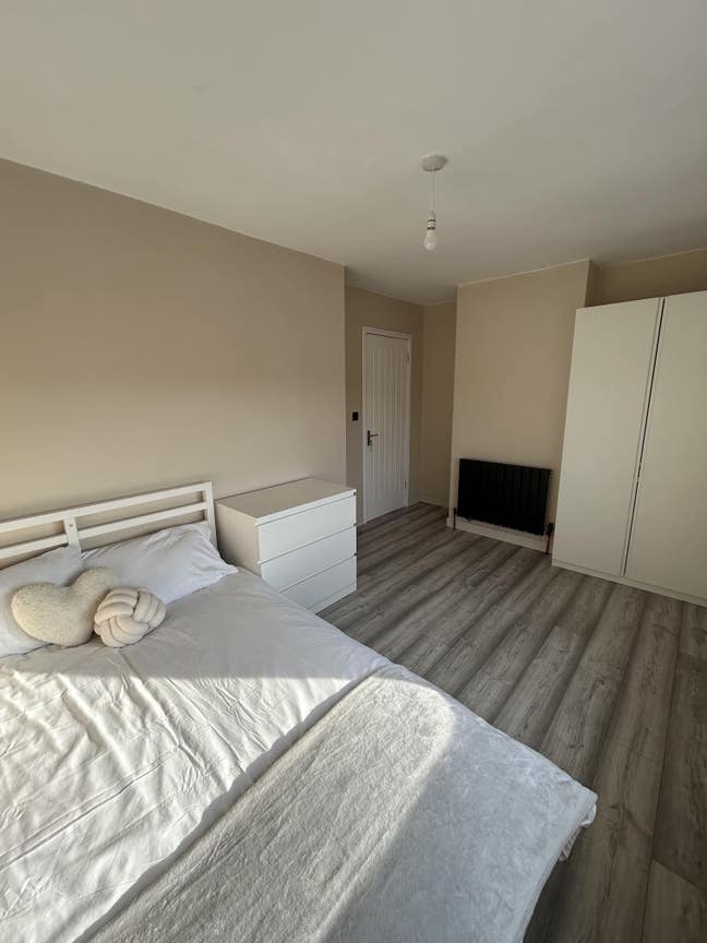 New fully furnished double room to rent in Denton! Main Photo