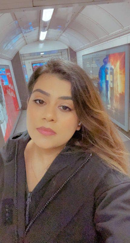 I am a professional female aged 33. I am look... Main Photo