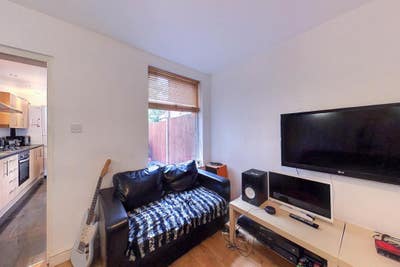 7 bedrooms student/professional house- Selly  Oak Main Photo