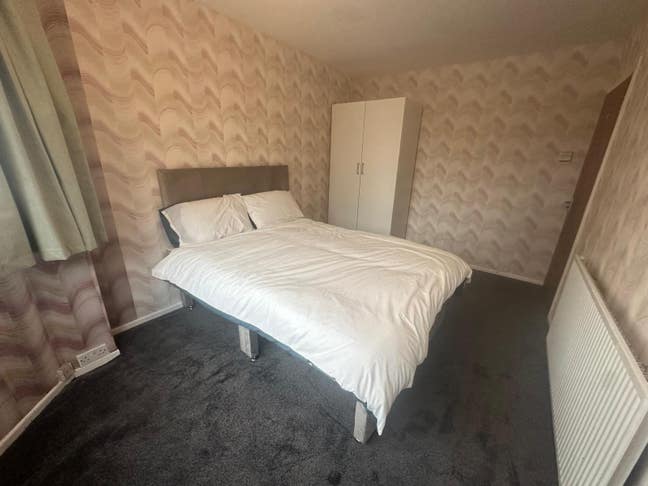 Recently Refurbished Professional House Share  Main Photo