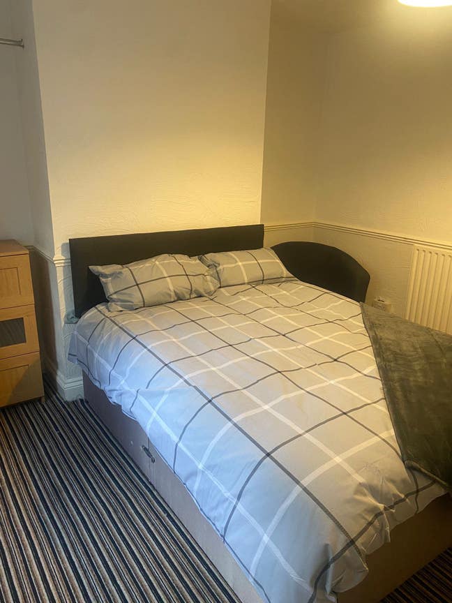 Double Room in a Professional House Main Photo