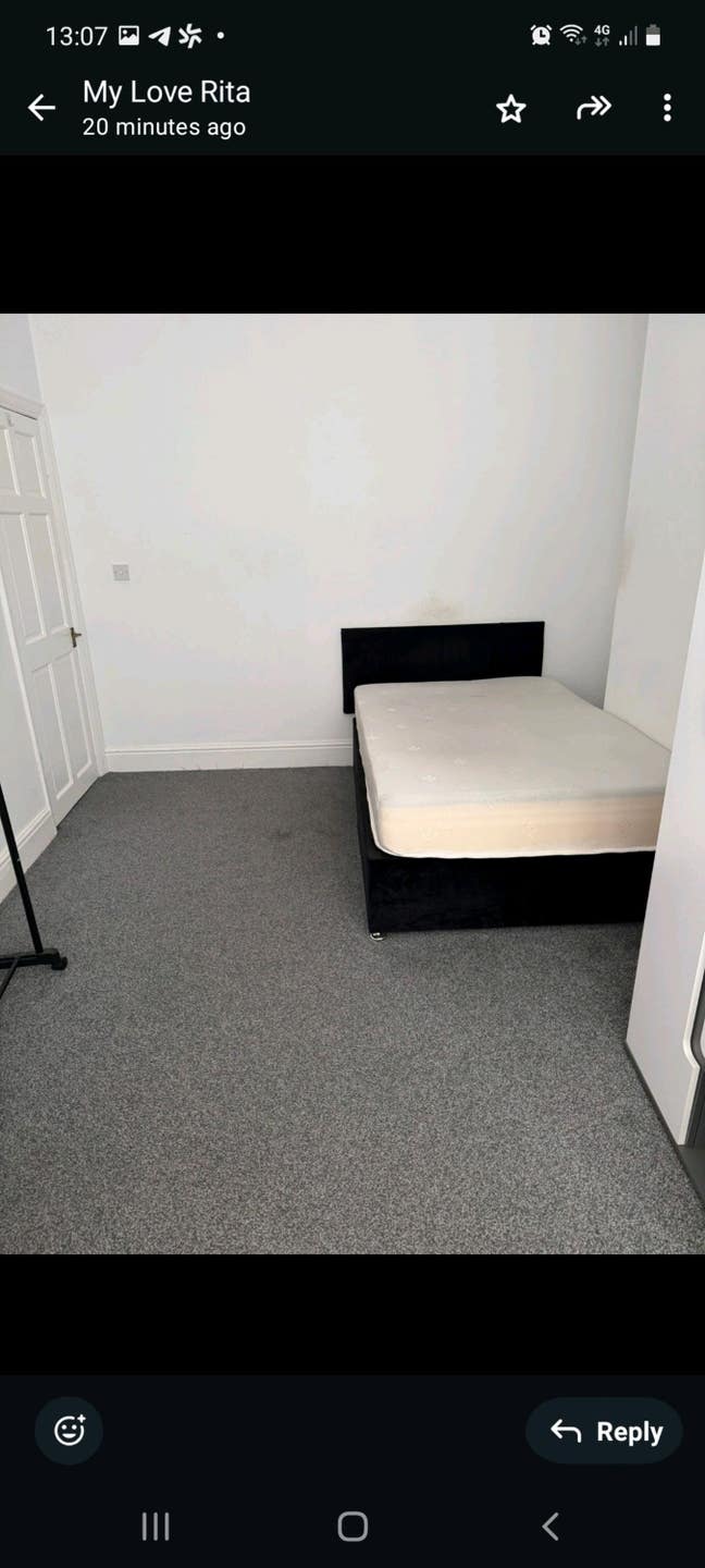 1 room to let in a 3 bedroom house  Main Photo