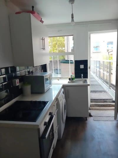 One large Double room to rent in town centre  Main Photo