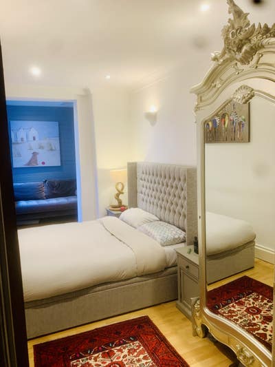 Beautiful room + study overlooking Clapham Common Main Photo