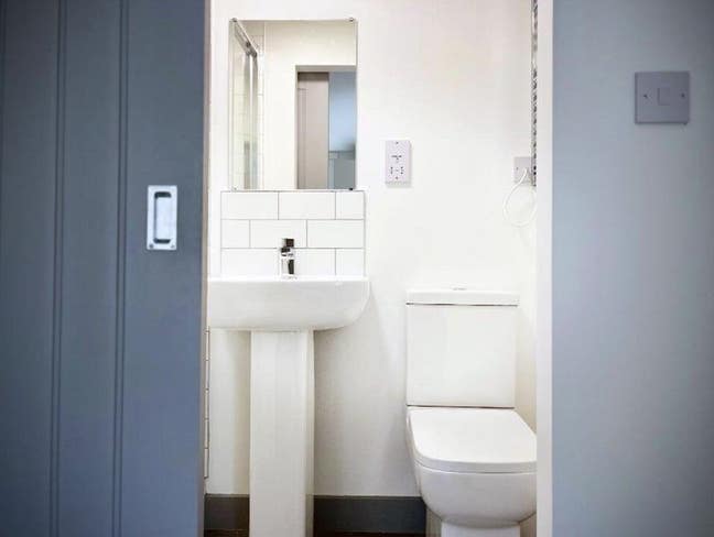 Brand New Fully Refurbished, with Co-Working Loung Main Photo