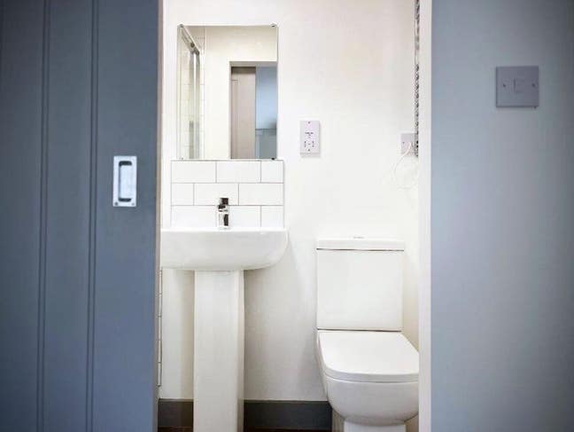 Brand New Fully Refurbished, with Co-Working Loung Main Photo