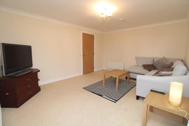 Room Available for Rent - Females only Main Photo
