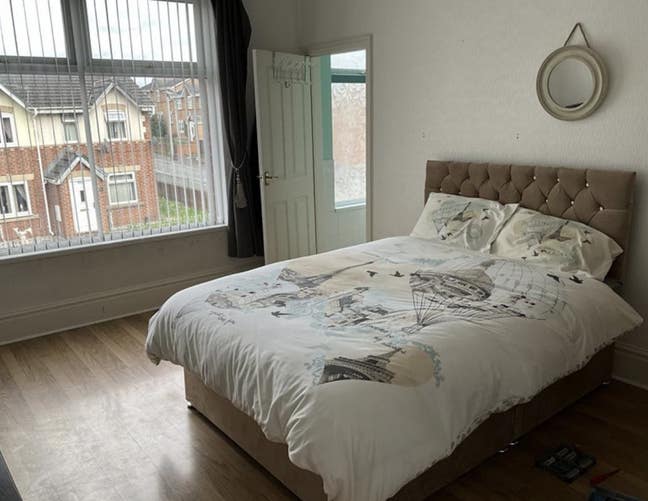 Lovely clean large home, bills included  Main Photo