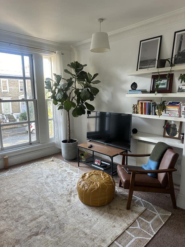 2 Dbls available in 2 Bedroom Flat in Haggerston Main Photo