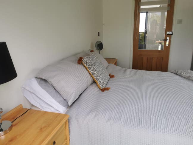 Double Room - exclusive use of Kitchen/Bathroom Main Photo