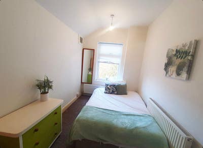 &pound;300 Move-In Gift - Bright Room! Main Photo