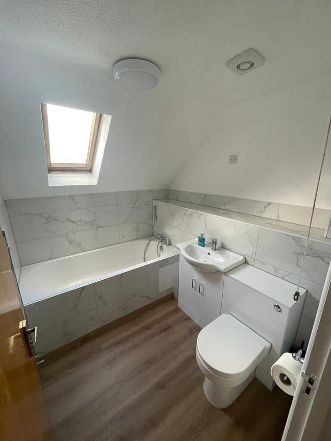 En-suite Room in modern flat Main Photo