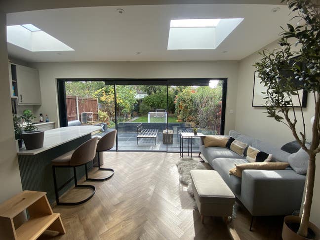 Open and airy large x1 or x2 loft double rooms  Main Photo