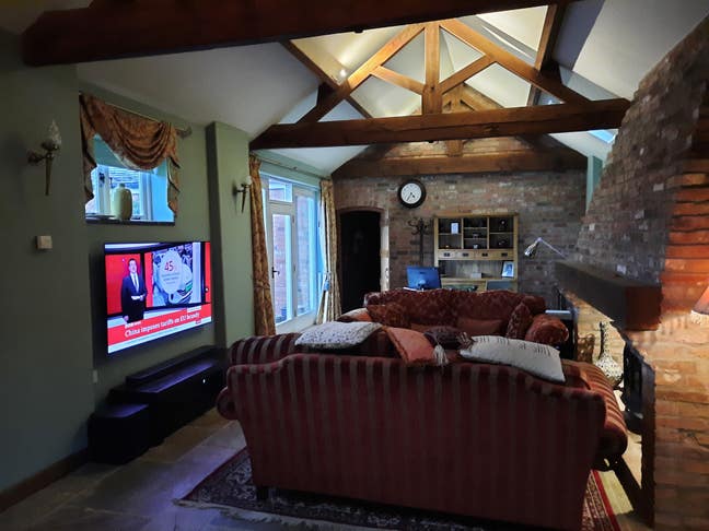 Barn Conversion room with use of own bathroom Main Photo