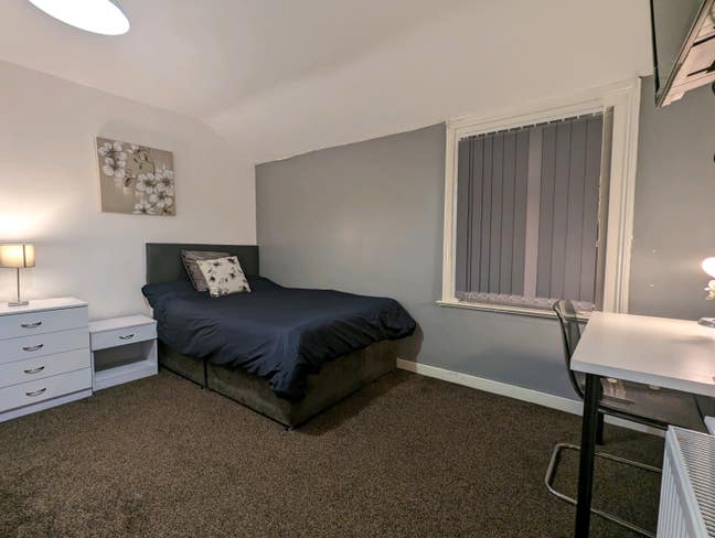 Central Town Living / Modern En Suite Bedrooms Main Photo