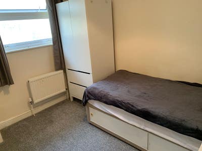 Lovely single room available 18th March  31/5 Main Photo