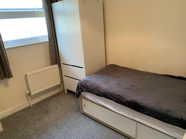 Lovely single room available 18th March  31/5 Main Photo