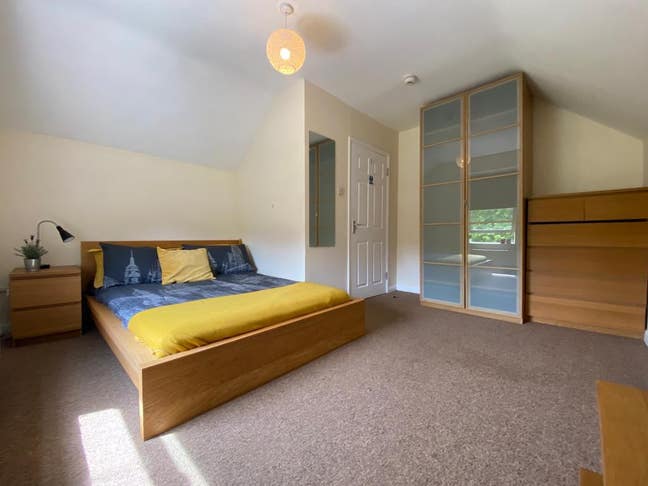 Beautiful Rooms, Desirable Locations 5* Parking Main Photo