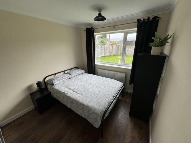 Village Double Room with Parking, Close to Lincoln Main Photo