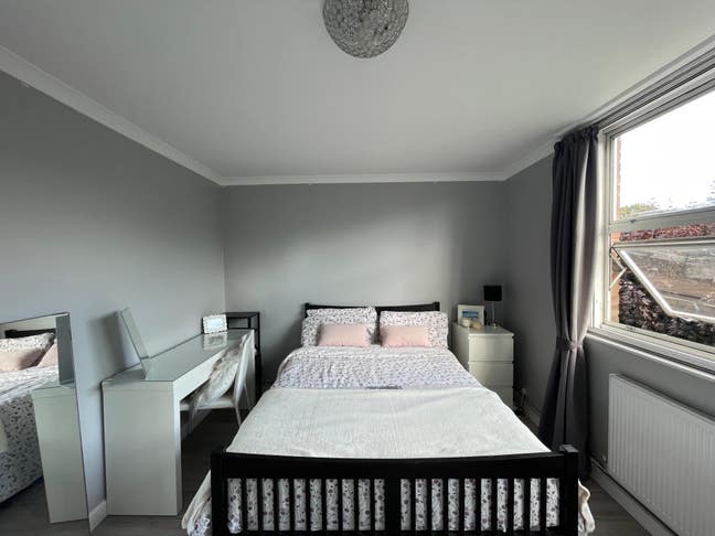 Newly Refurbished double bedroom in Fulham Main Photo