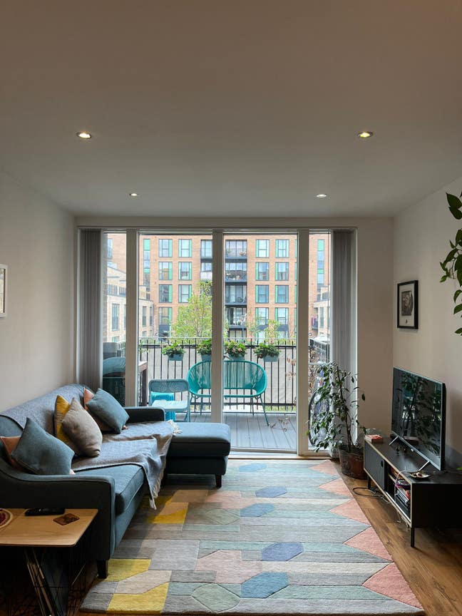 Bright and Spacious Flat near Shoreditch Main Photo
