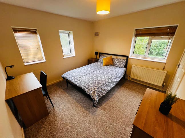 🍂Cosy Room in 5 Bed House,10Min Bus to Town🍁3Cc Main Photo