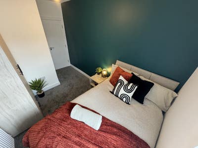 Double En-suite, bills included Main Photo