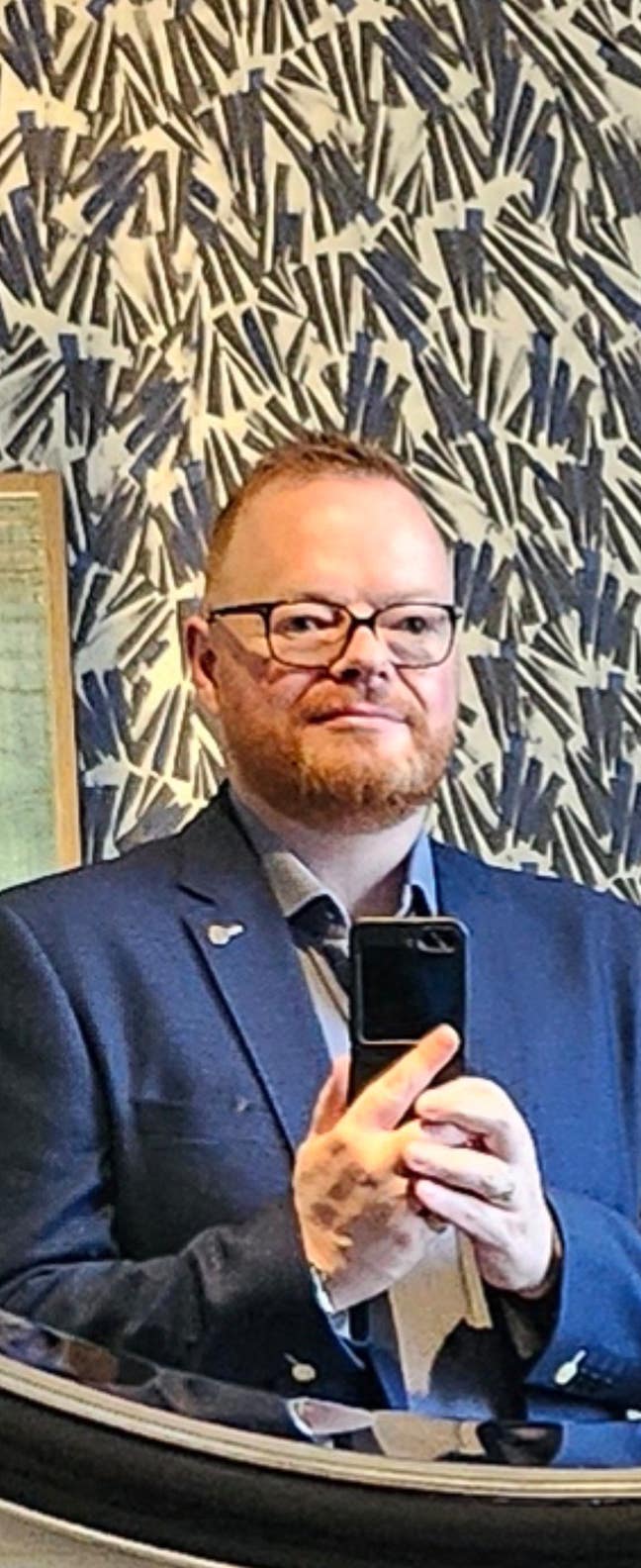 Al - Professional Seeking Accommodation Main Photo