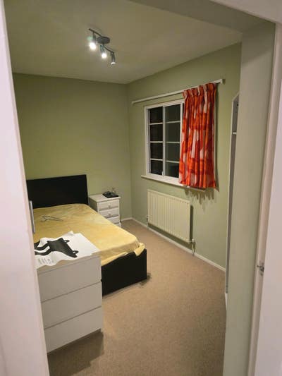 Room to rent  Main Photo
