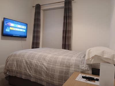 2 Newly decorated and furnished double rooms. Main Photo