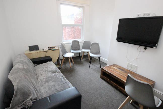 🌟 Student Property Alert! 🌟 Main Photo