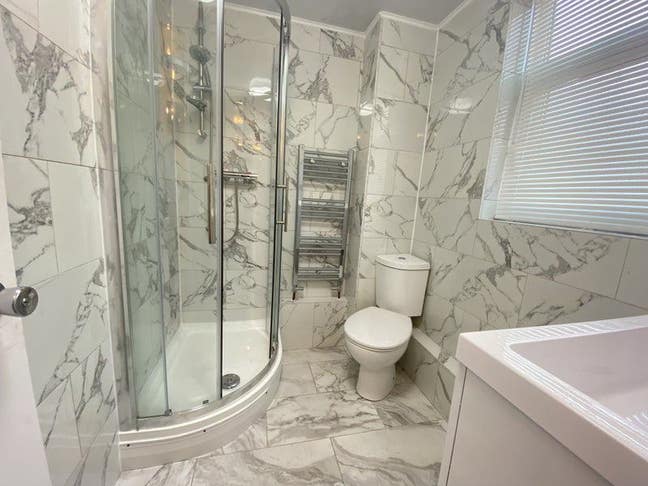 Double Room for Single Occupanc All Bills Included Main Photo