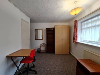 Large Double Room for 1 Person Main Photo
