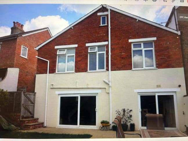 Double Bedroom - Ensuite Near Caterham Station  Main Photo