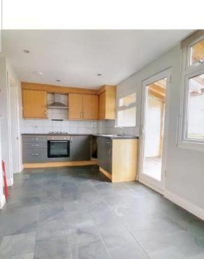 New 4 Bedroom shared house Main Photo