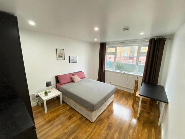 Bright Double in a 4 Bed Flat in All Saints Main Photo