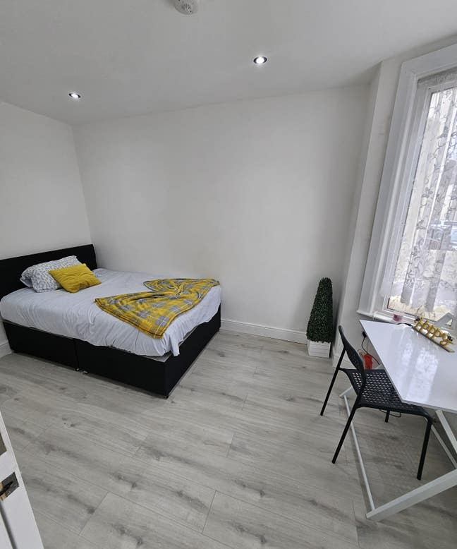 3/4 bedroom and 3 bathroom house available   Main Photo