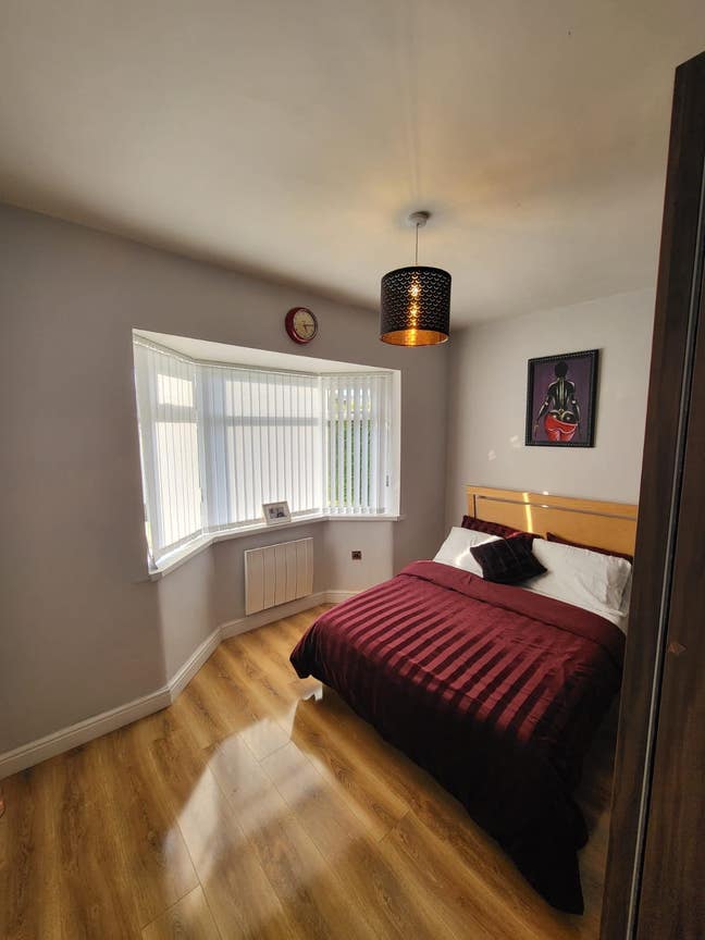 3 separate rooms for rent in this beautiful home Main Photo