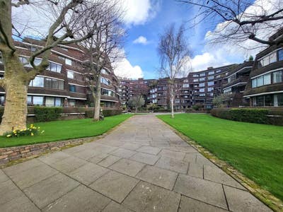 Massive double  with balcony by Riverside SW6 Main Photo