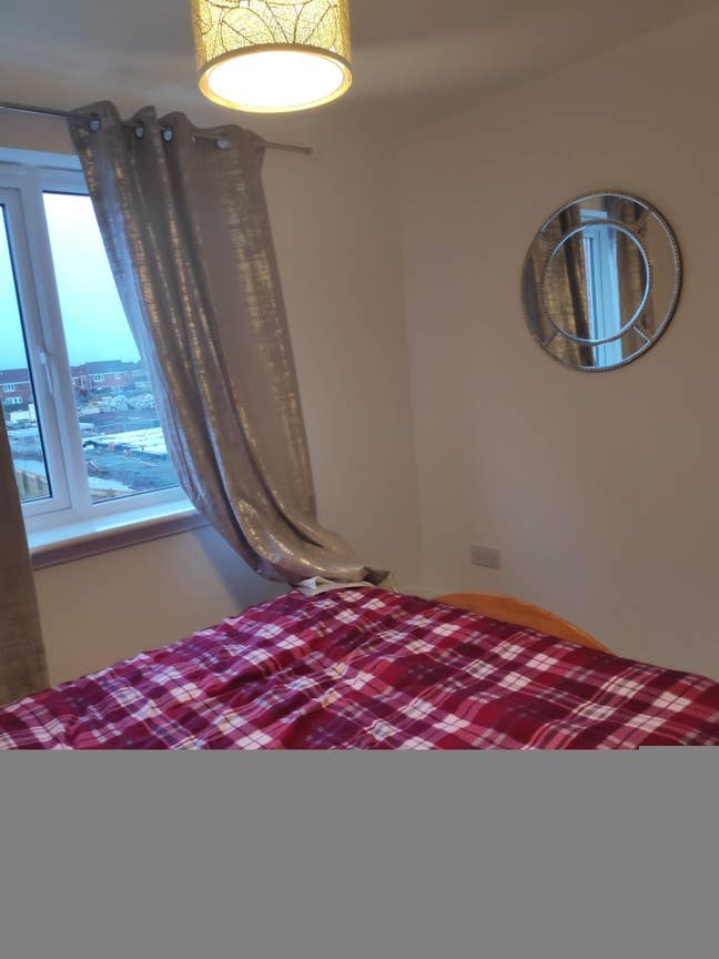 Room available in sort out area Main Photo