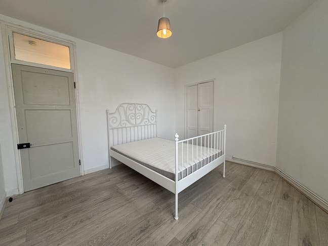 Spacious three bedroom apartment  Main Photo