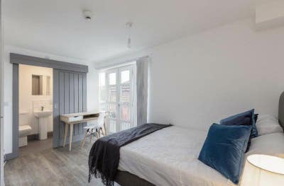 "Birkenhead Flatshare: Utility Bills at &pound;30 Per Mo Main Photo