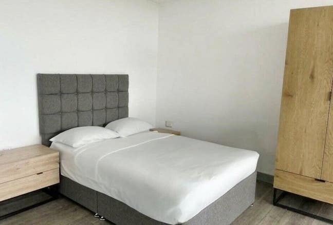 *Modern 1-Bed Flatshare Near Manchester City Centr Main Photo