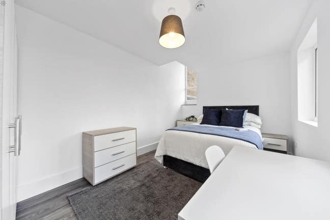 Good size en-suite room in Chiswick  Main Photo