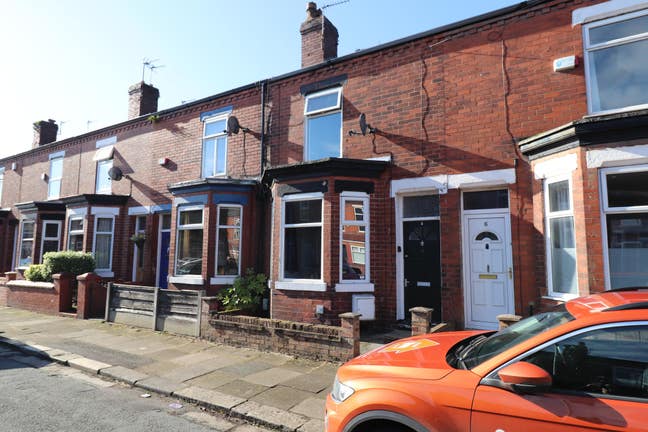 ✨Charming 2-bedroom mid-terraced home in Eccles Main Photo