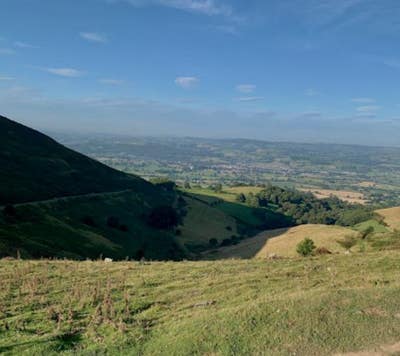 Extra large double room sunny aspect, stunning vie Main Photo