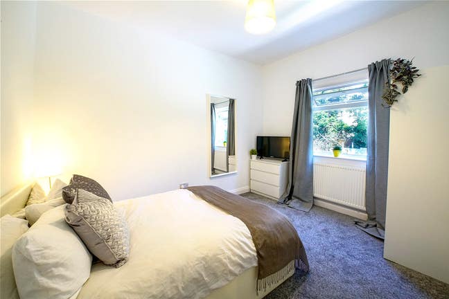 Double bed en suite room. All bills included Main Photo