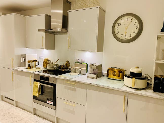 1 Single room & 1 Double in a clean morden house. Main Photo